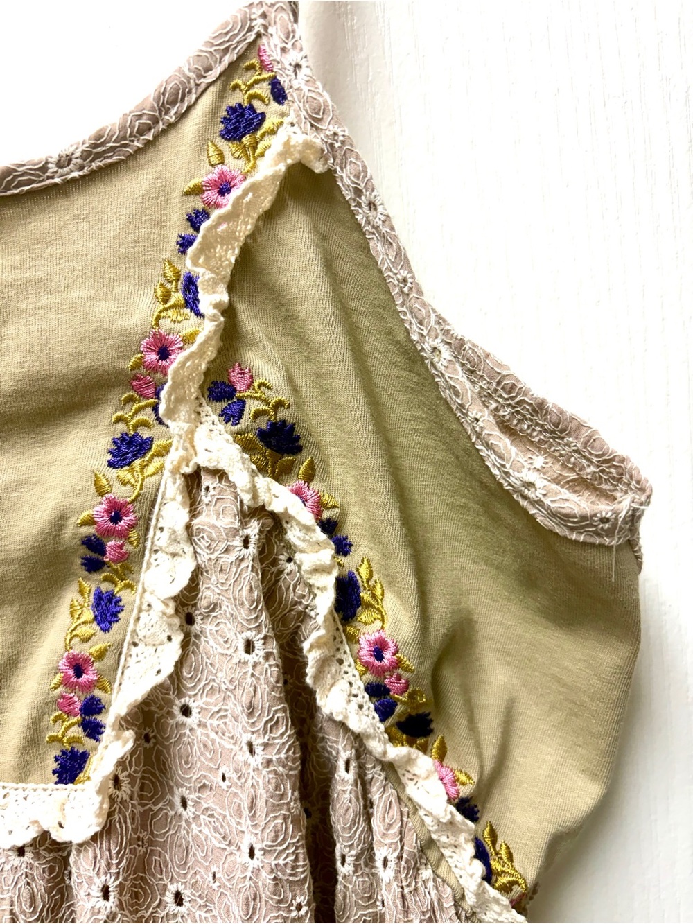 POL Boho Embroidered Olive Green and Taupe Lace Tank Top Pink/Purple Coquette💕 - Picture 5 of 14